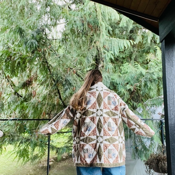 Handmade patchwork quilt jacket OS - Picture 3 of 9